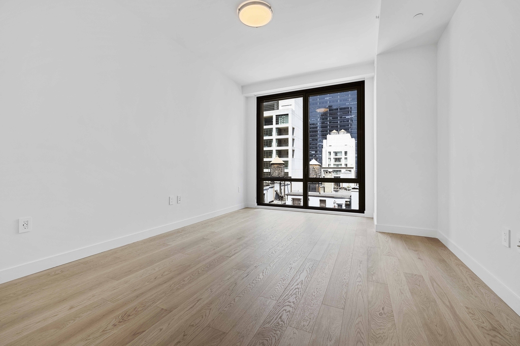18 W 55th St - Photo 4