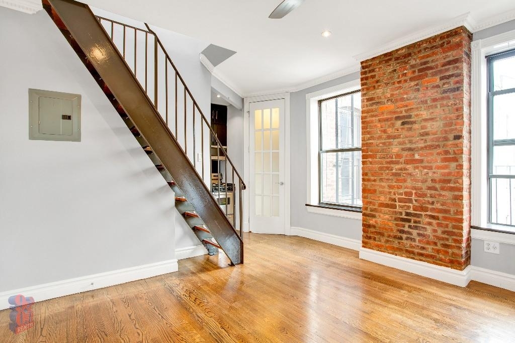 Mott Street - Photo 2