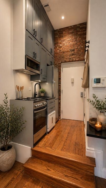 West 14th Street - Photo 0