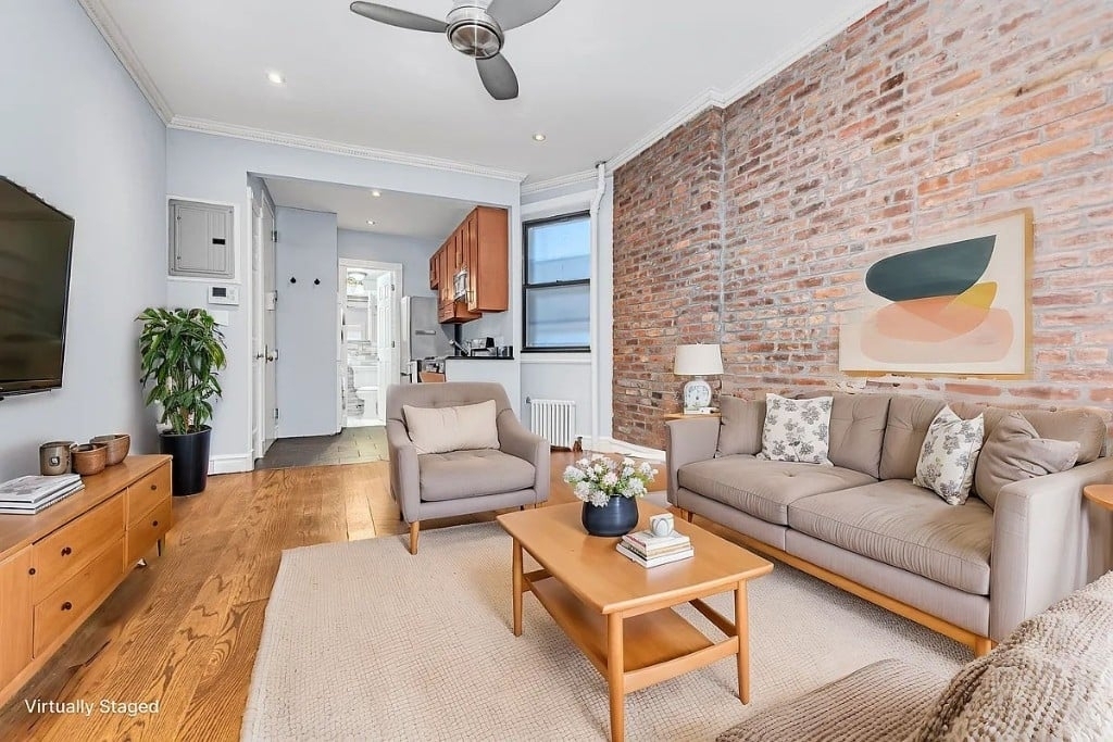 East 10th Street - Photo 1