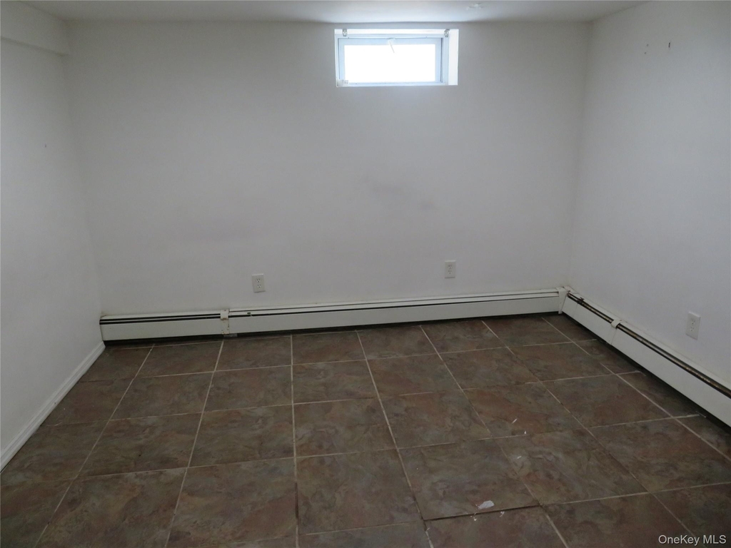 1158 Nugent Avenue - Photo 4