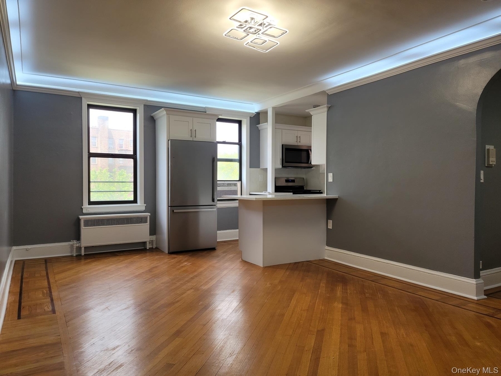 1 Broad Parkway - Photo 3