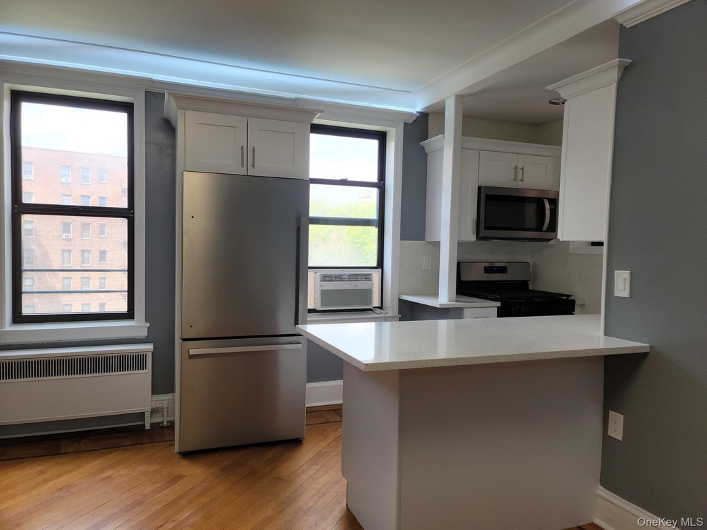 1 Broad Parkway - Photo 4