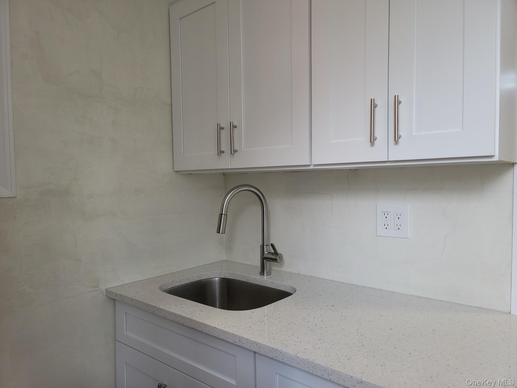 1 Broad Parkway - Photo 8