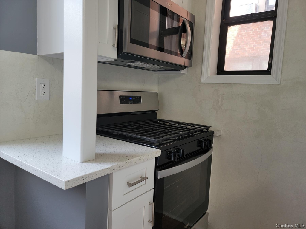 1 Broad Parkway - Photo 7