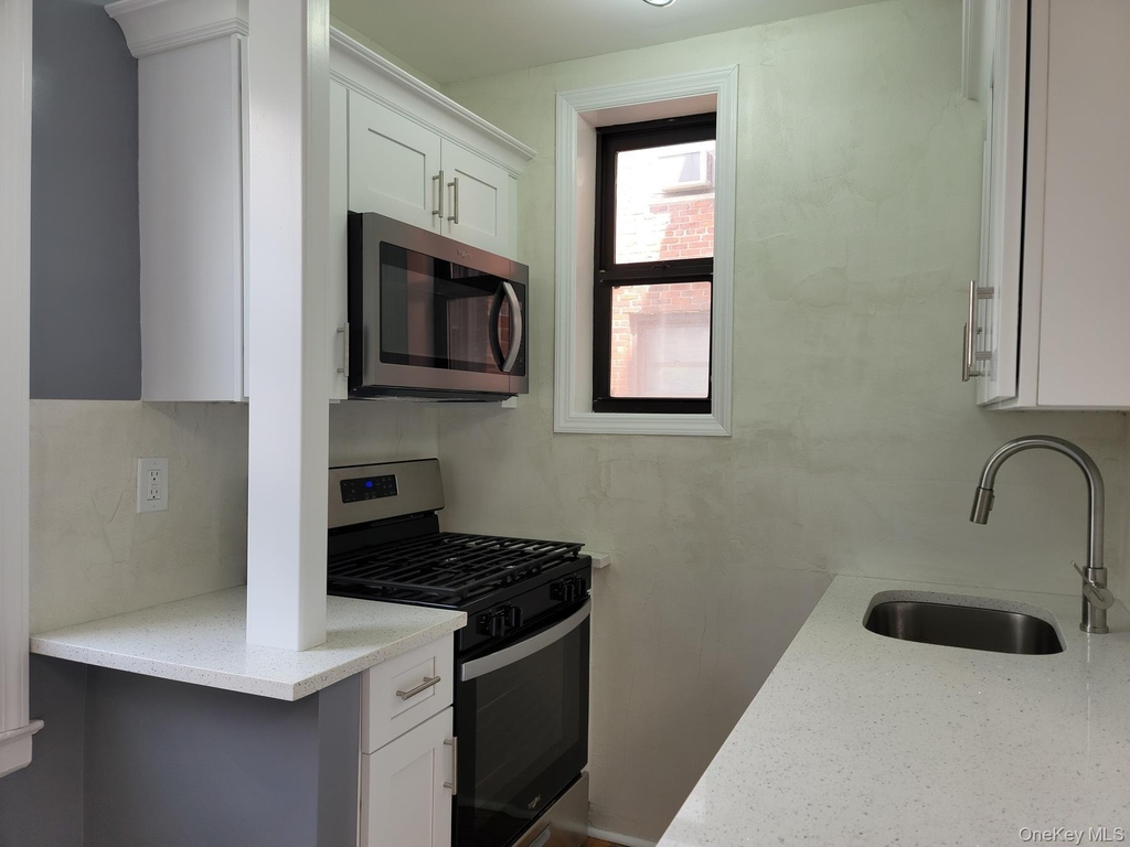 1 Broad Parkway - Photo 9
