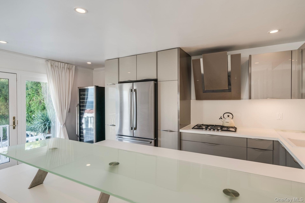 10 Beach Hill Drive - Photo 15