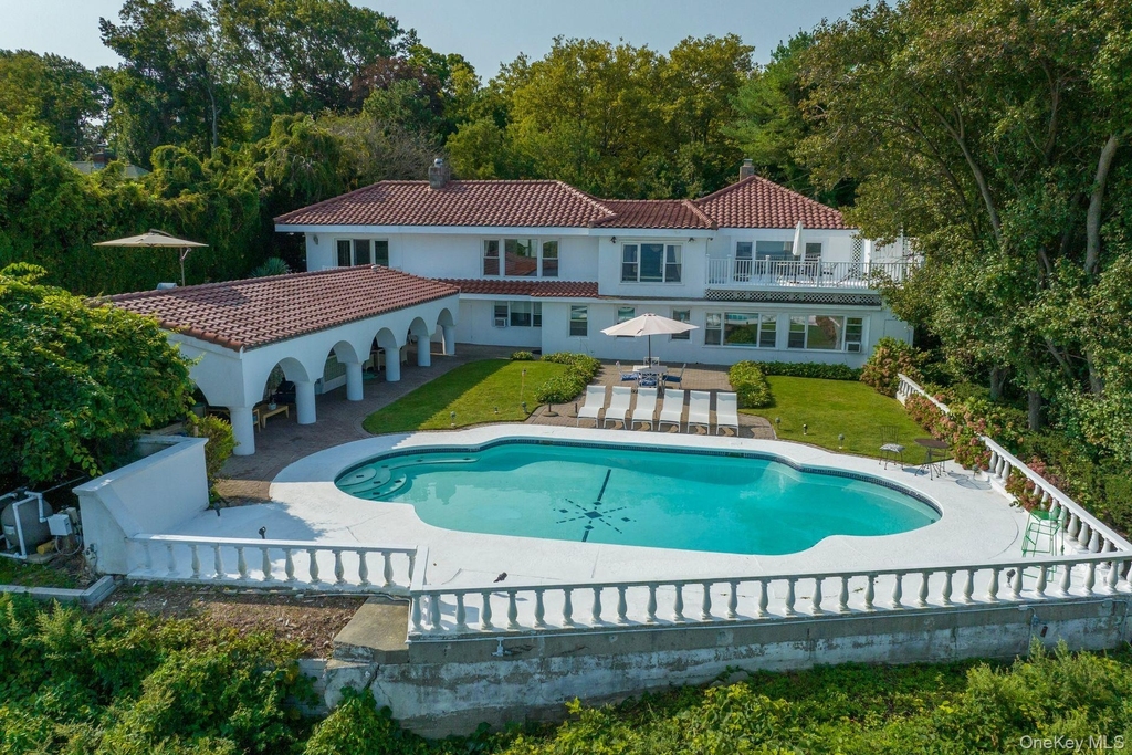 10 Beach Hill Drive - Photo 2