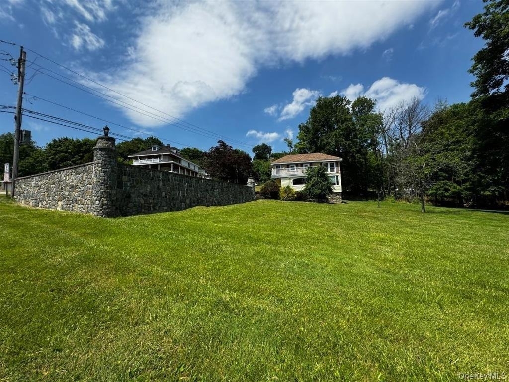 8 Lake Avenue - Photo 4