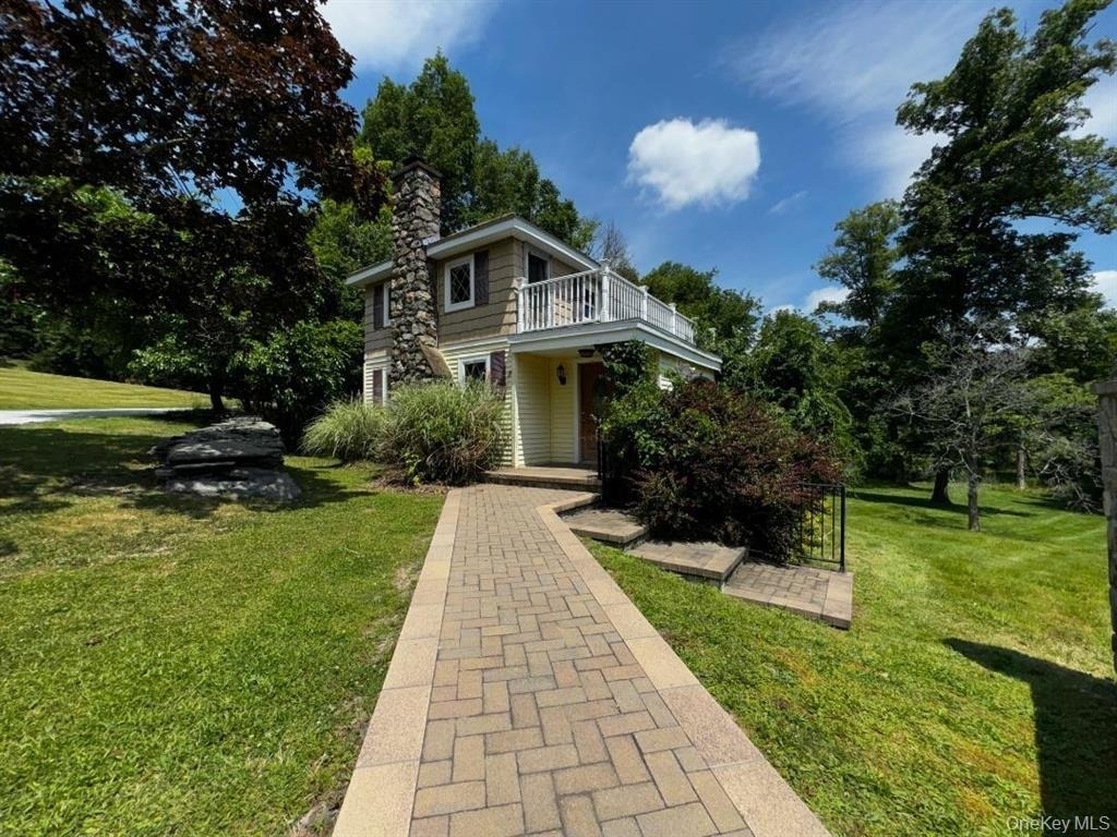 8 Lake Avenue - Photo 1