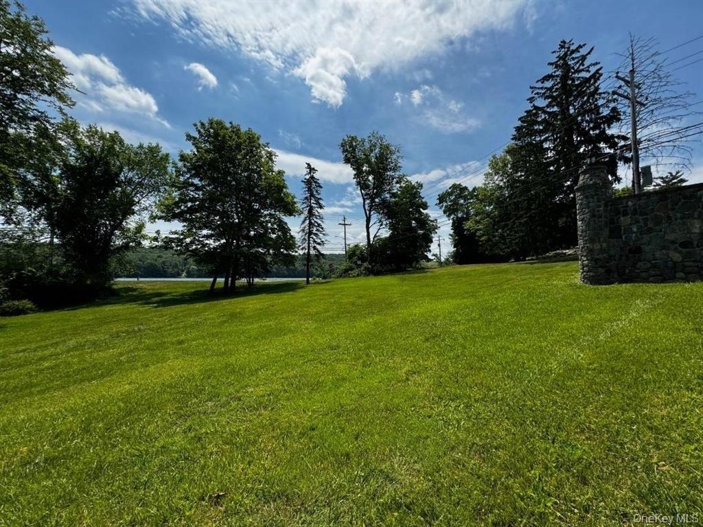 8 Lake Avenue - Photo 5