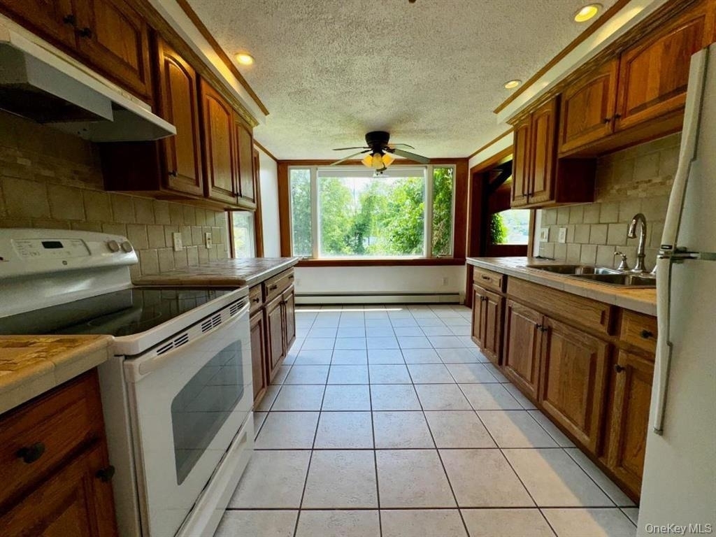 8 Lake Avenue - Photo 16
