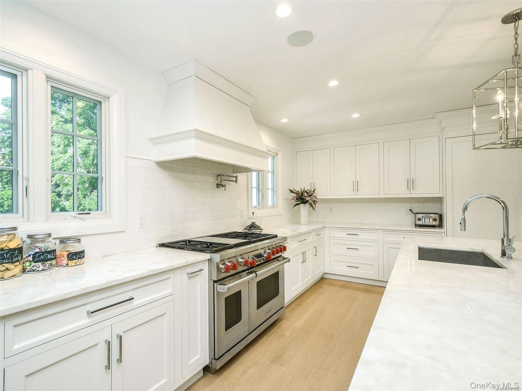 79 Reid Avenue - Photo 9