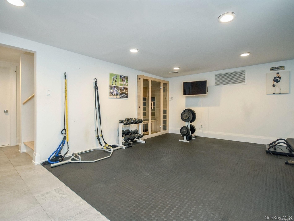 79 Reid Avenue - Photo 24