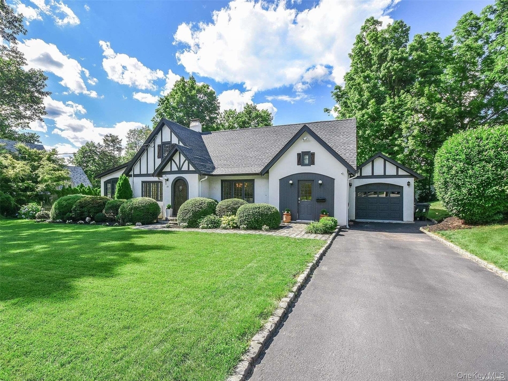 79 Reid Avenue - Photo 1