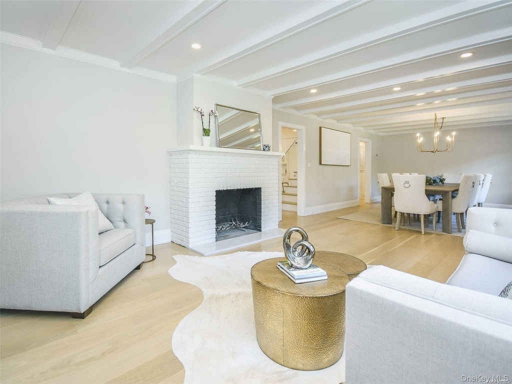 79 Reid Avenue - Photo 2