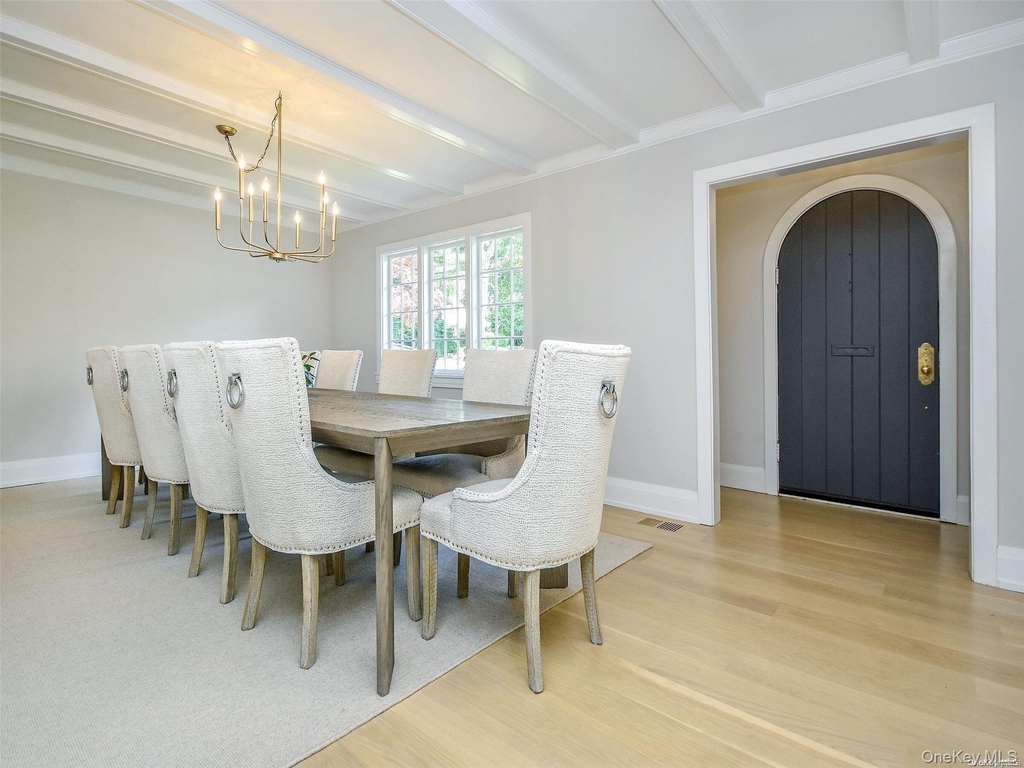 79 Reid Avenue - Photo 3
