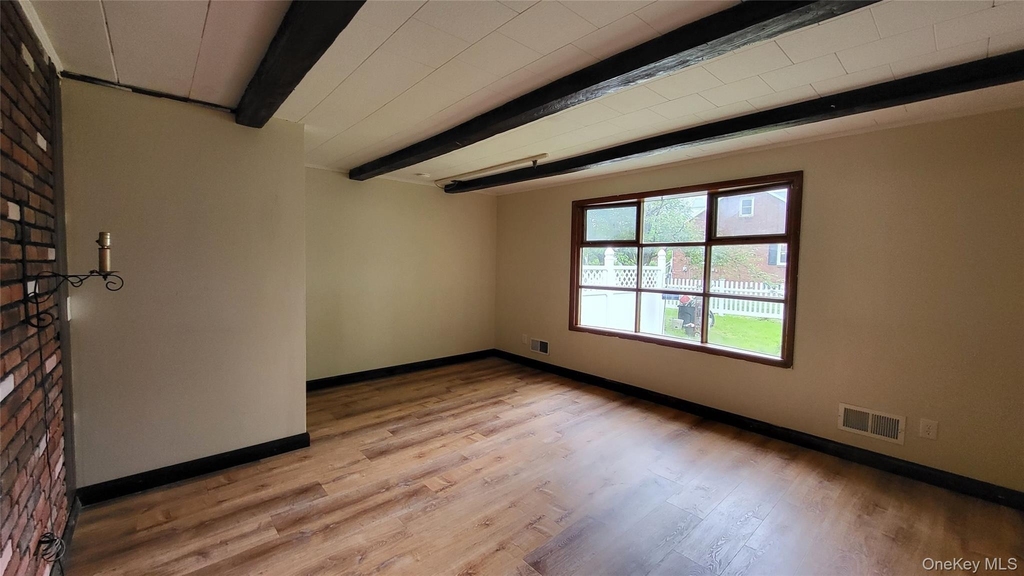 156 Doris Street - Photo 0