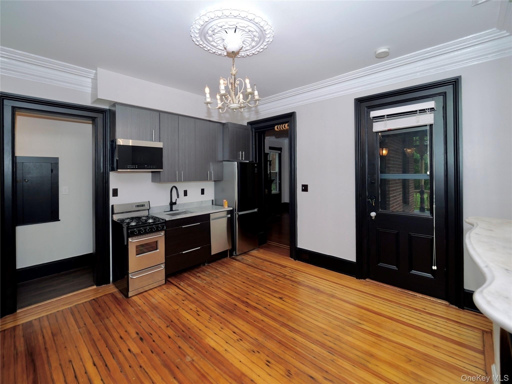 4 Grand Street - Photo 6