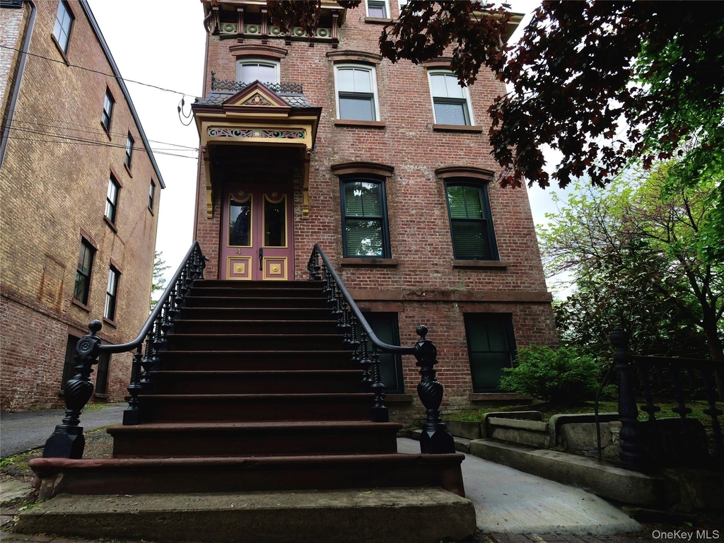 4 Grand Street - Photo 2