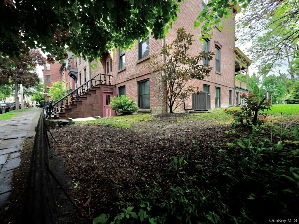 4 Grand Street - Photo 3