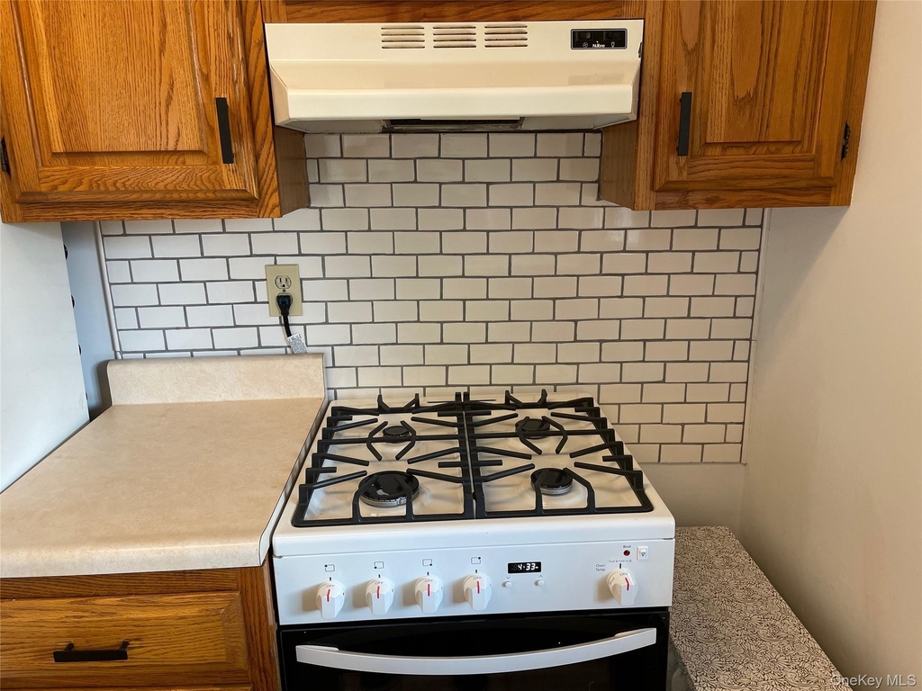 7 Travis Avenue - Photo 8
