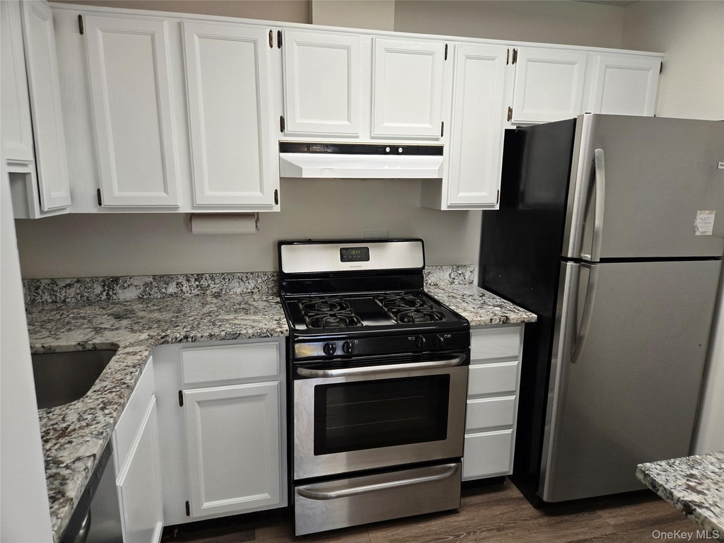 119 W Crooked Hill Road - Photo 7