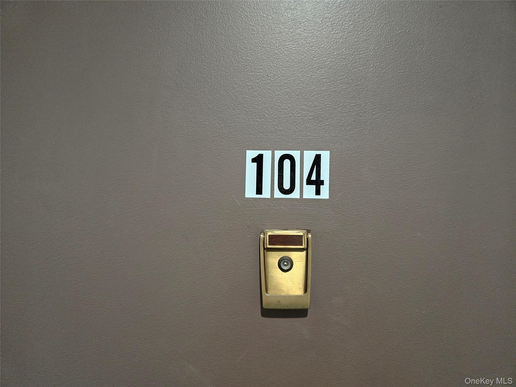 119 W Crooked Hill Road - Photo 3