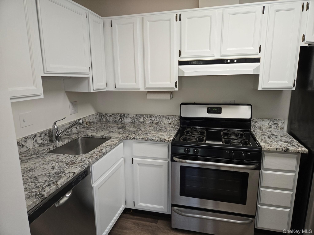 119 W Crooked Hill Road - Photo 8