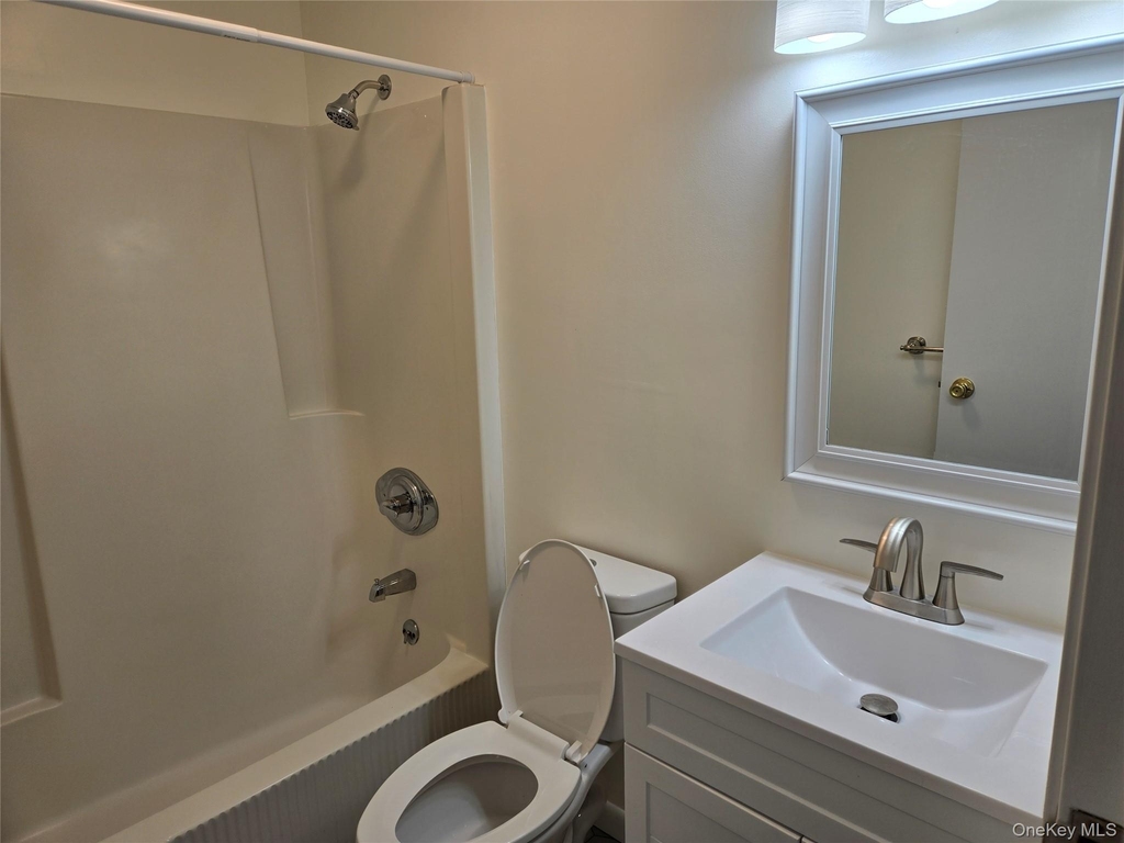 119 W Crooked Hill Road - Photo 9