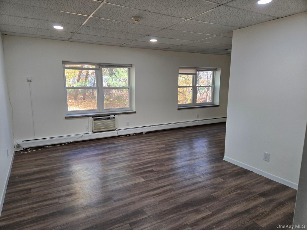 119 W Crooked Hill Road - Photo 4