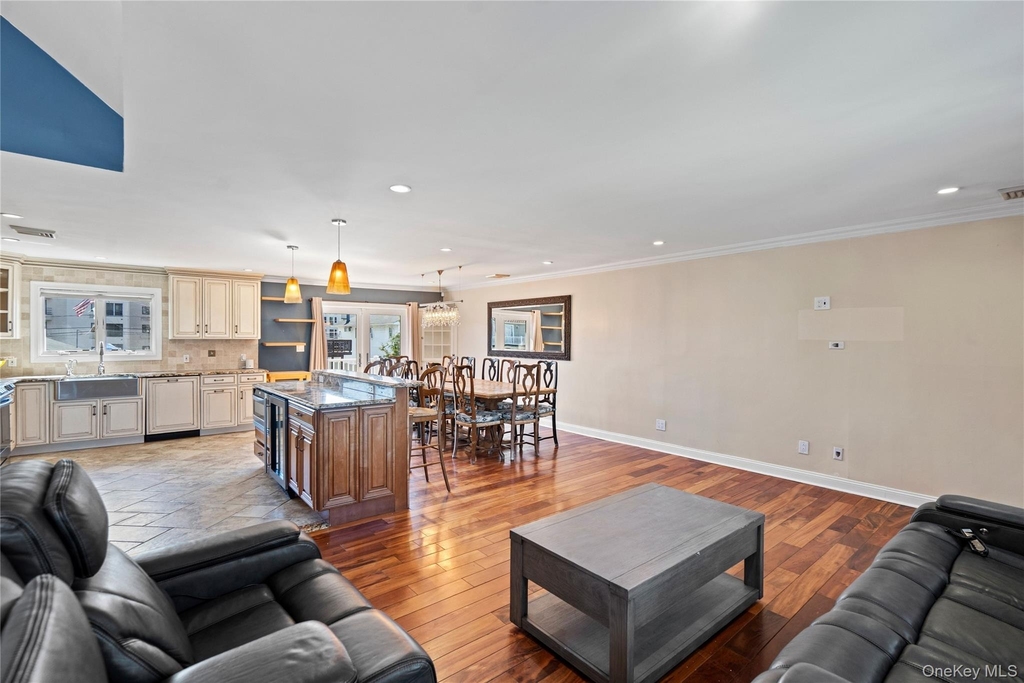 539 Nassau Avenue - Photo 5