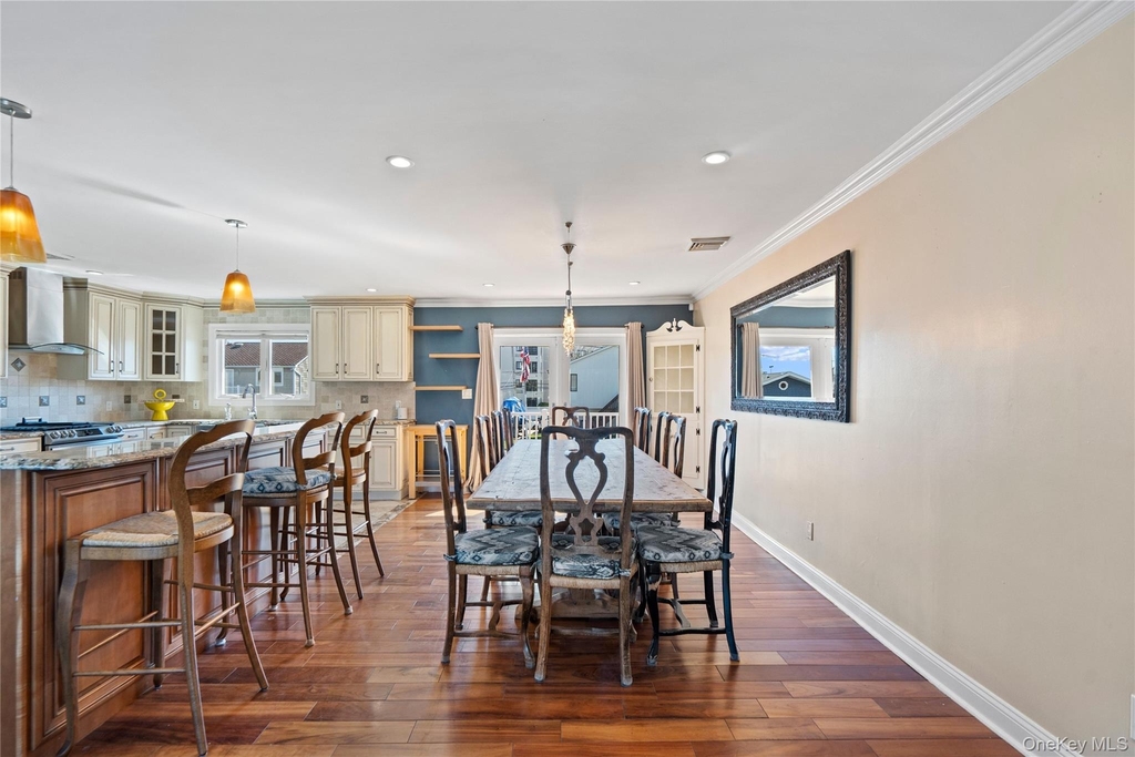 539 Nassau Avenue - Photo 4