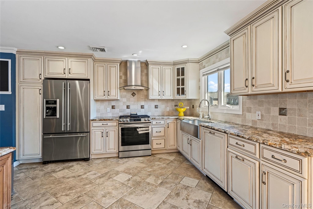 539 Nassau Avenue - Photo 13