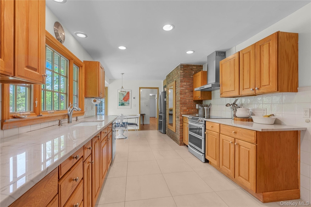 11 North Road - Photo 8
