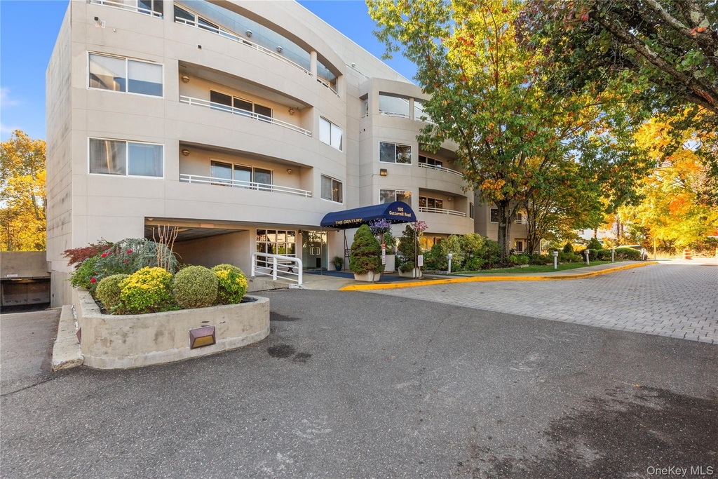 100 Cuttermill Road - Photo 1