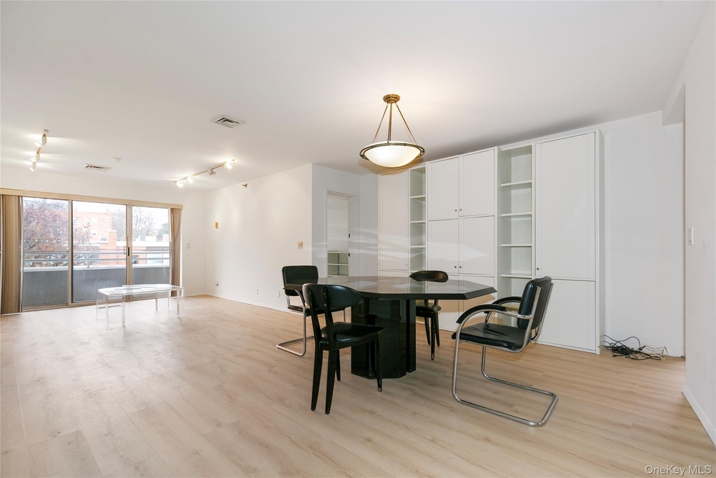 100 Cuttermill Road - Photo 9