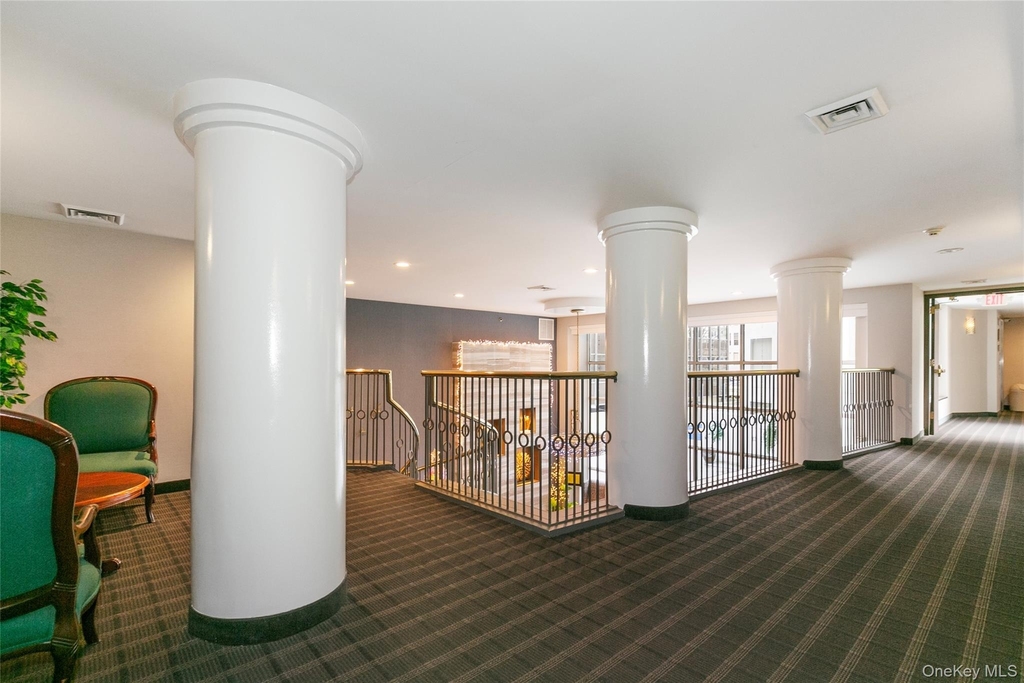 100 Cuttermill Road - Photo 5