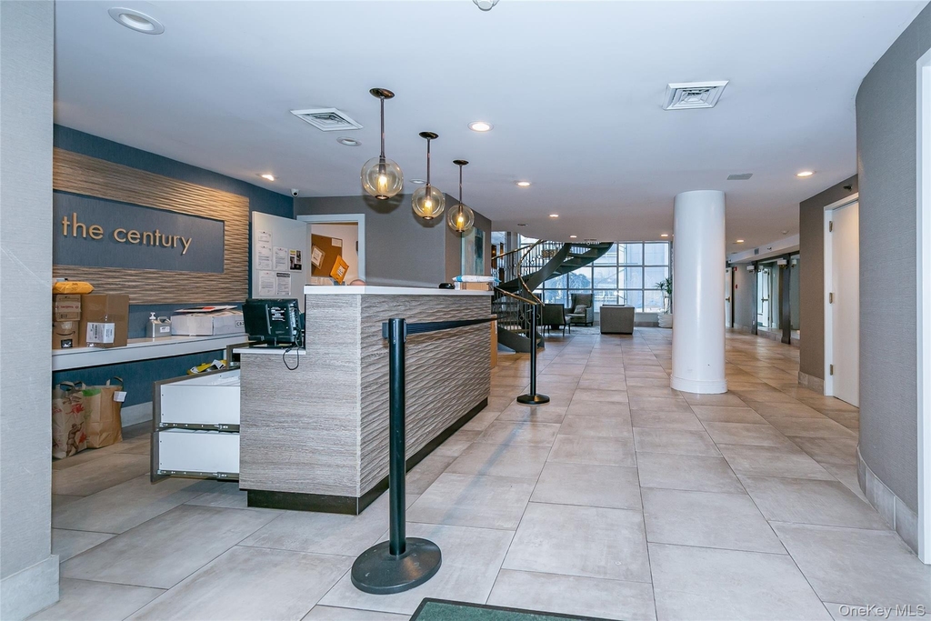 100 Cuttermill Road - Photo 2