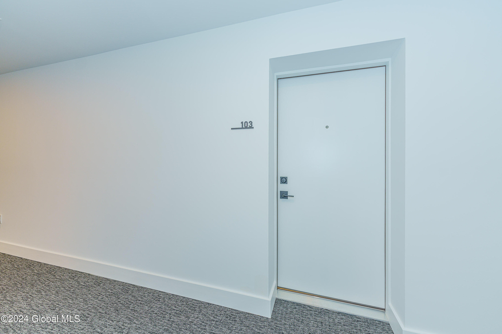 9 Laura Drive - Photo 4