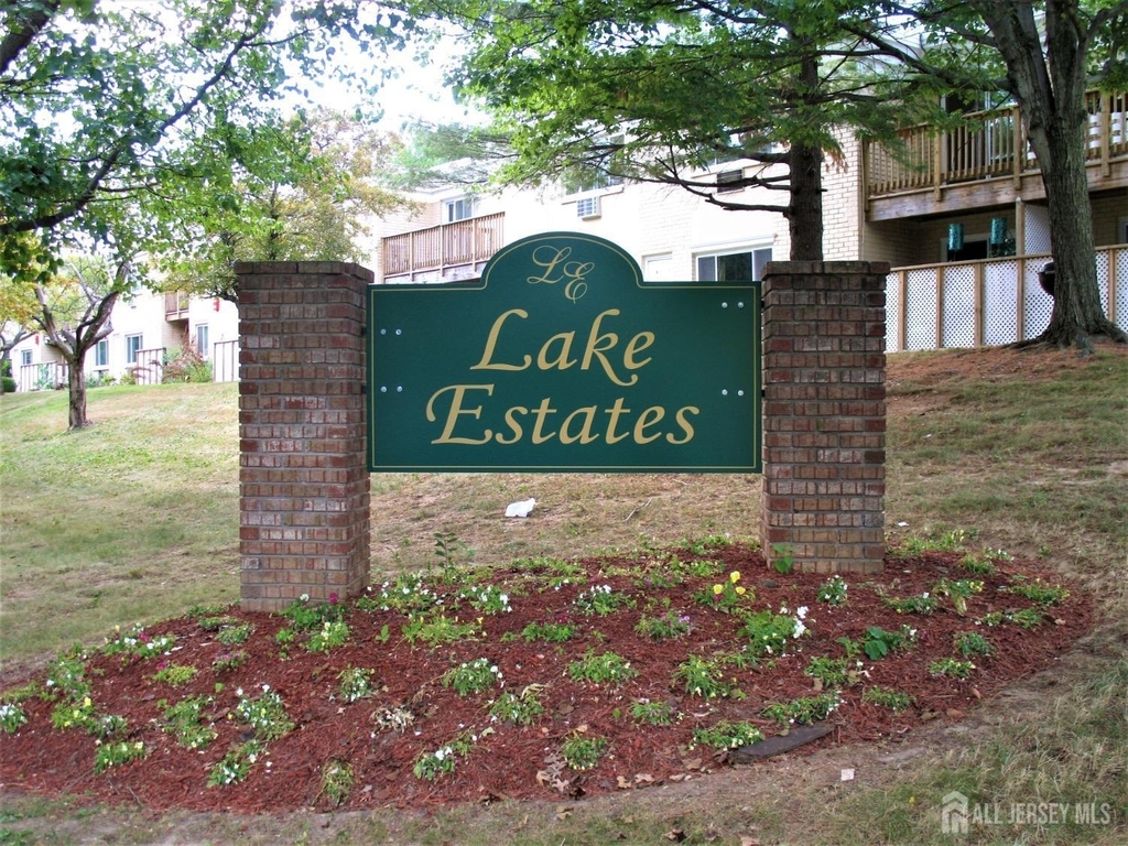 16 Lake Avenue - Photo 9
