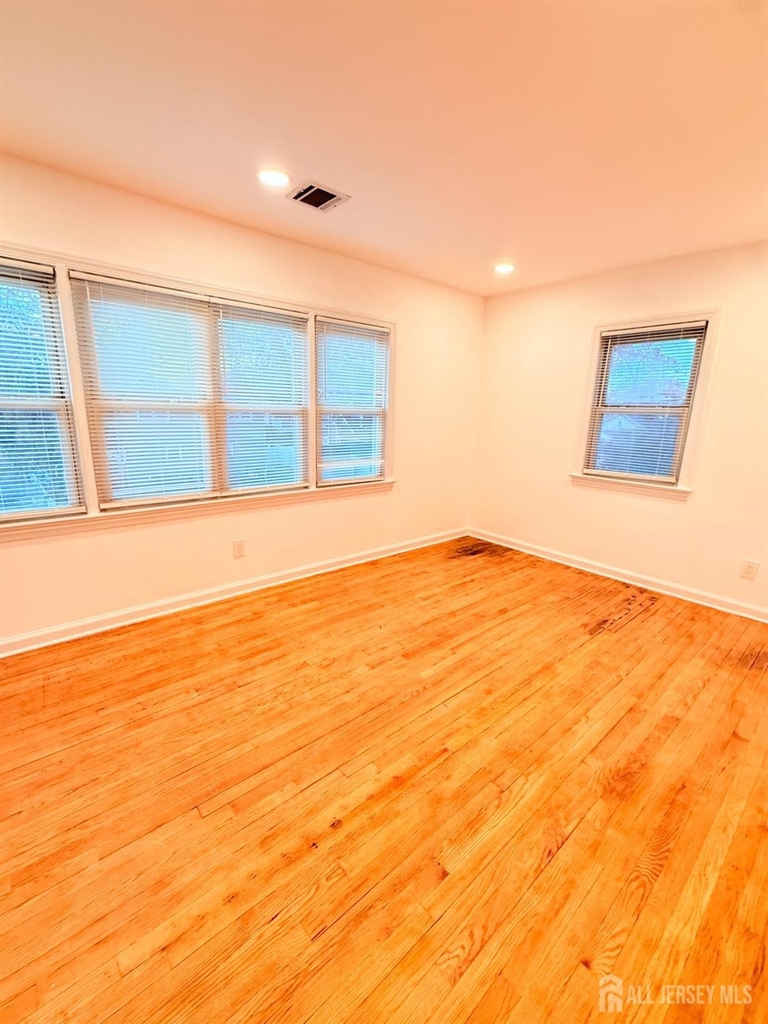 385 Pierson Avenue - Photo 8
