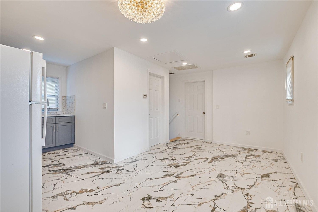 385 Pierson Avenue - Photo 5