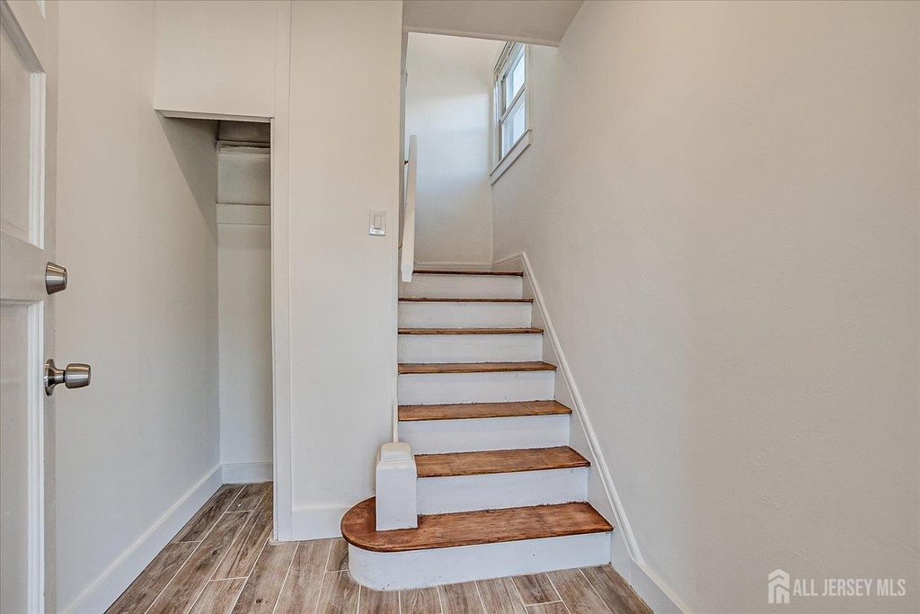 385 Pierson Avenue - Photo 3