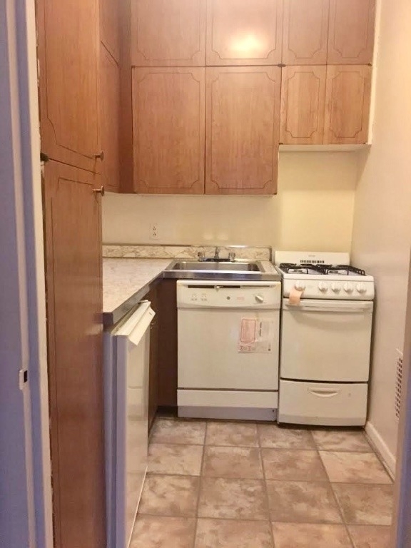 1555 2nd Avenue - Photo 4