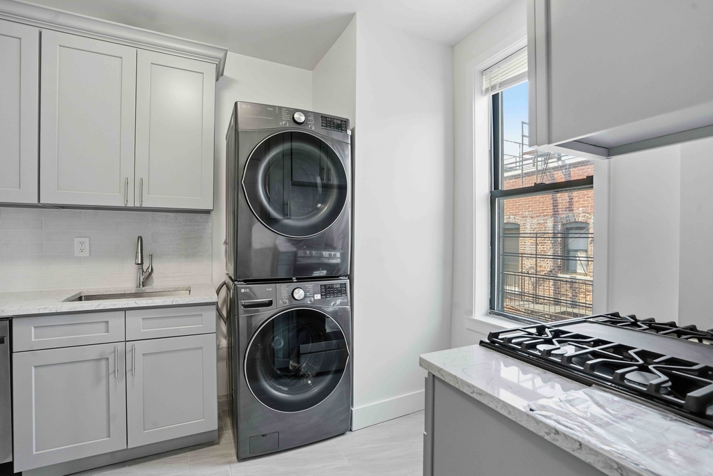 4260 Broadway - Photo 6