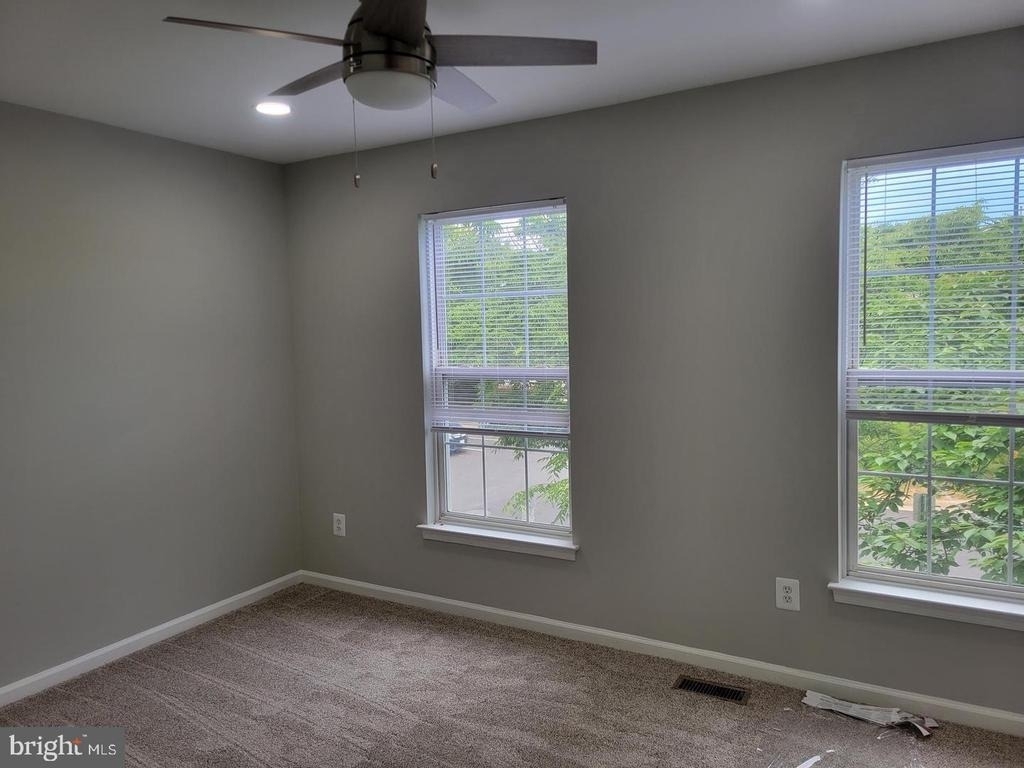 44189 Litchfield Terrace - Photo 4