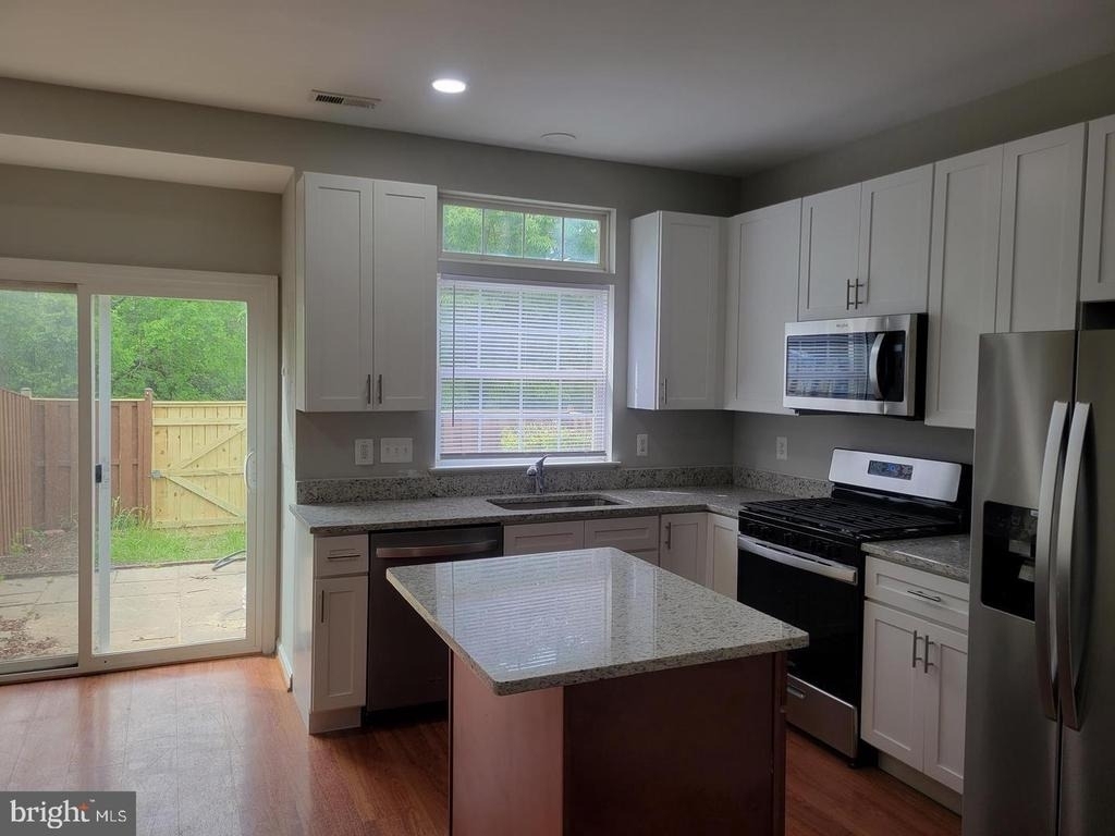 44189 Litchfield Terrace - Photo 1