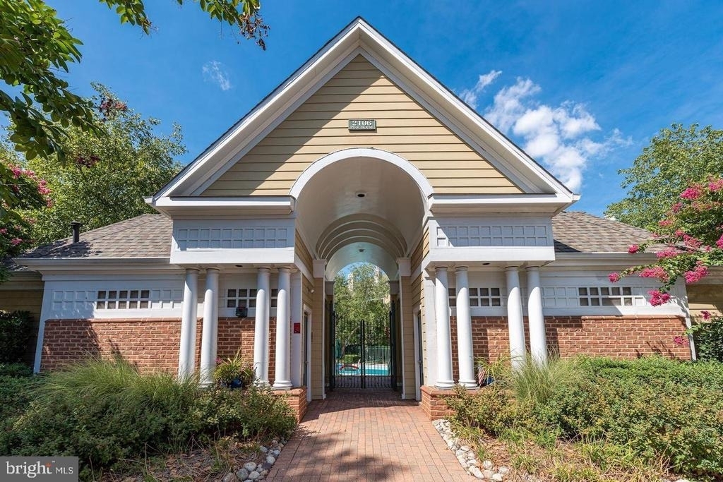 2204 Westcourt Lane - Photo 11