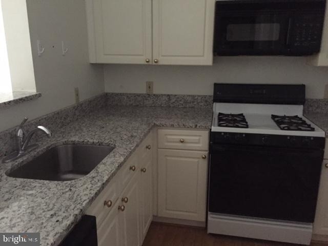 2204 Westcourt Lane - Photo 4